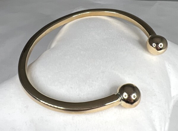 NEW 9ct Yellow Gold Solid Torque Bangle - Image 4