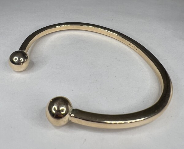 NEW 9ct Yellow Gold Solid Torque Bangle - Image 7