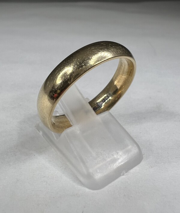 Second Hand 9ct Yellow Gold 5mm Court Wedding Ring - Image 3