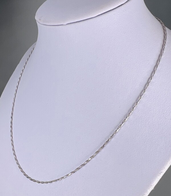 Second Hand 14ct White Gold Diamond Cut Rope 16" Chain - Image 3