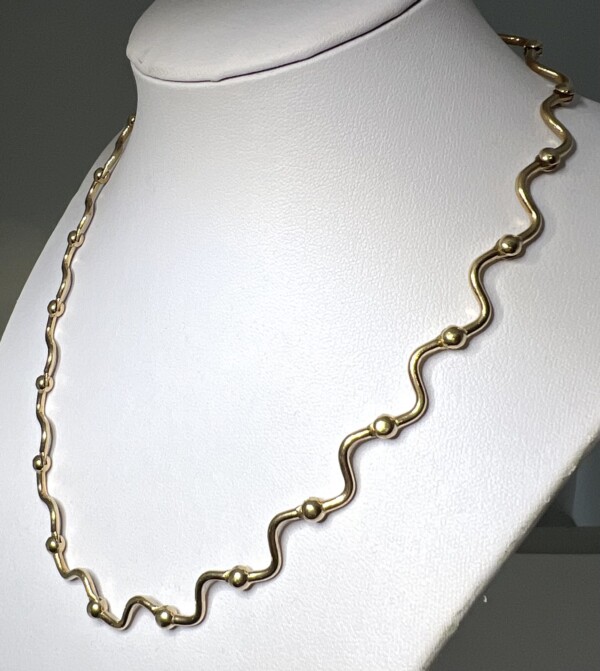 Second Hand 9ct Yellow Gold Wave 17" Chain - Image 2