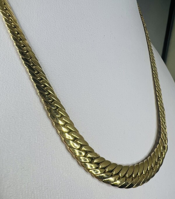 Second Hand 9ct Yellow Gold Graduating Curb 16" Chain - Image 3