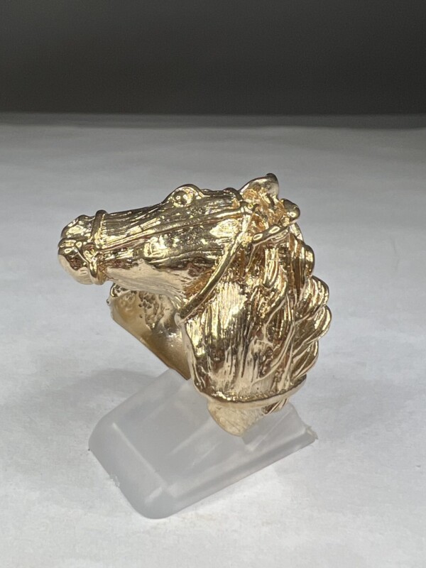 Second Hand 9ct Yellow Gold Horse Head Ring - Image 3