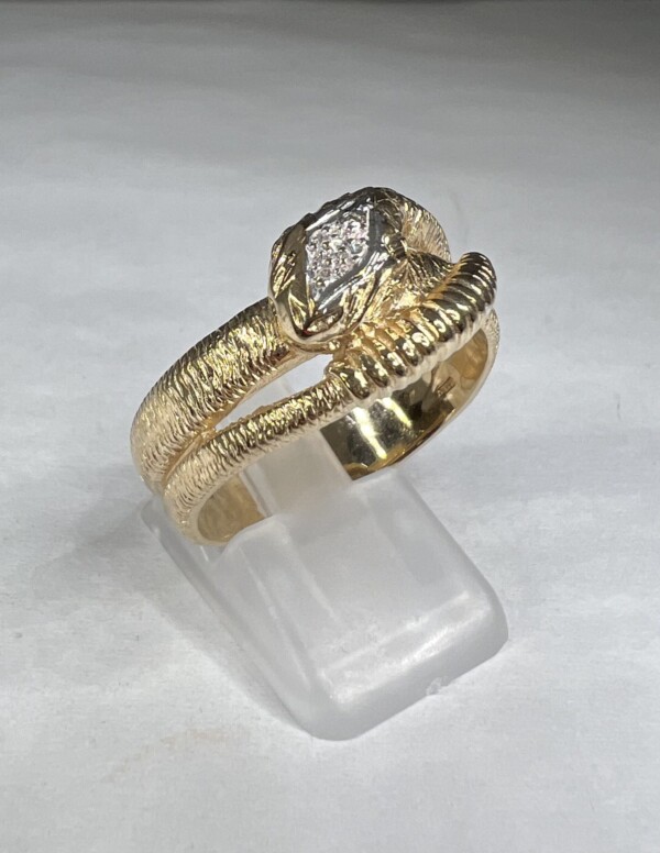 Second Hand 9ct Yellow Gold Diamond Set Textured Snake Ring - Image 4