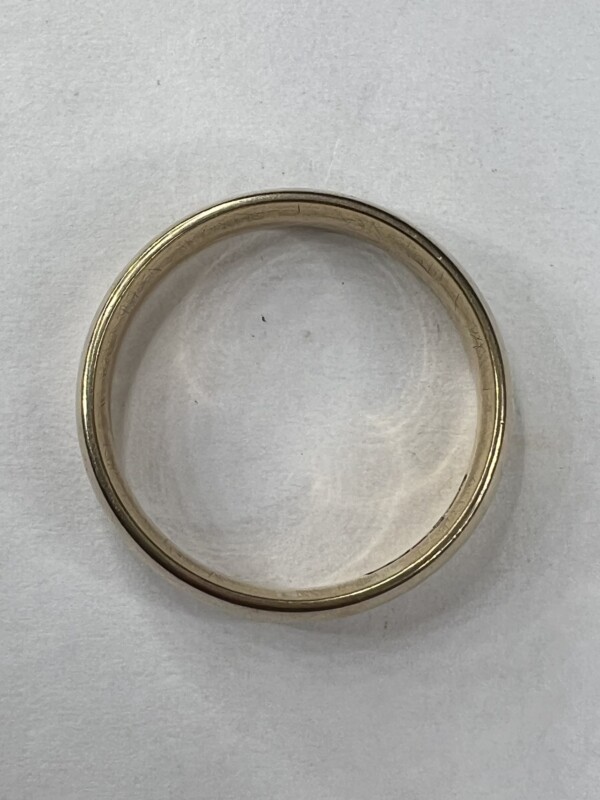 Second Hand 9ct Yellow Gold 5mm Court Wedding Ring - Image 7