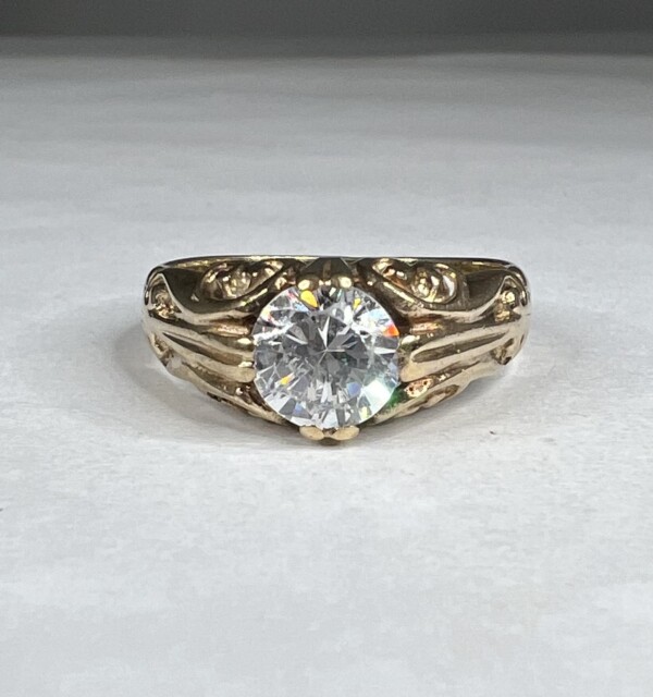 Second Hand 9ct Yellow Gold Single Cubic Zirconia Set Ring with Scroll Detail - Image 2
