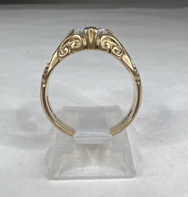 Second Hand 9ct Yellow Gold Single Cubic Zirconia Set Ring with Scroll Detail - Image 9