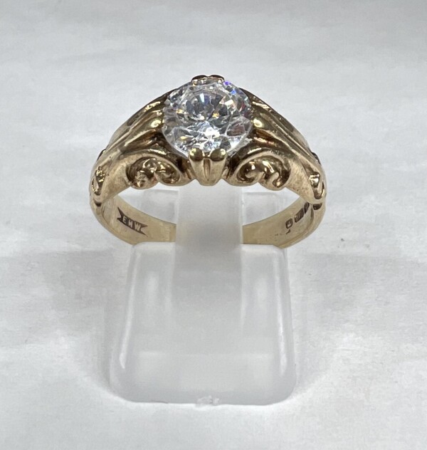 Second Hand 9ct Yellow Gold Single Cubic Zirconia Set Ring with Scroll Detail - Image 11